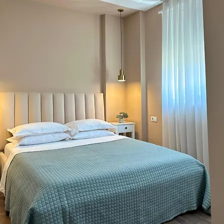 Deluxe Family- Elegant Apartment