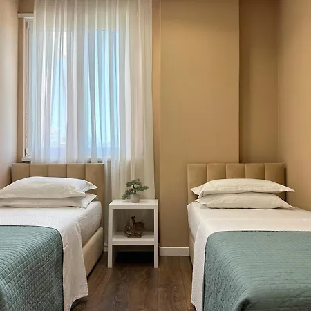 Lägenhet Deluxe Family- Elegant Apartment Durrës